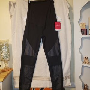 Maternity leggings small black